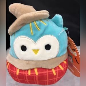 NWT 4” Winston the Owl Wearing Scarecrow Costume Squishmallow — Halloween